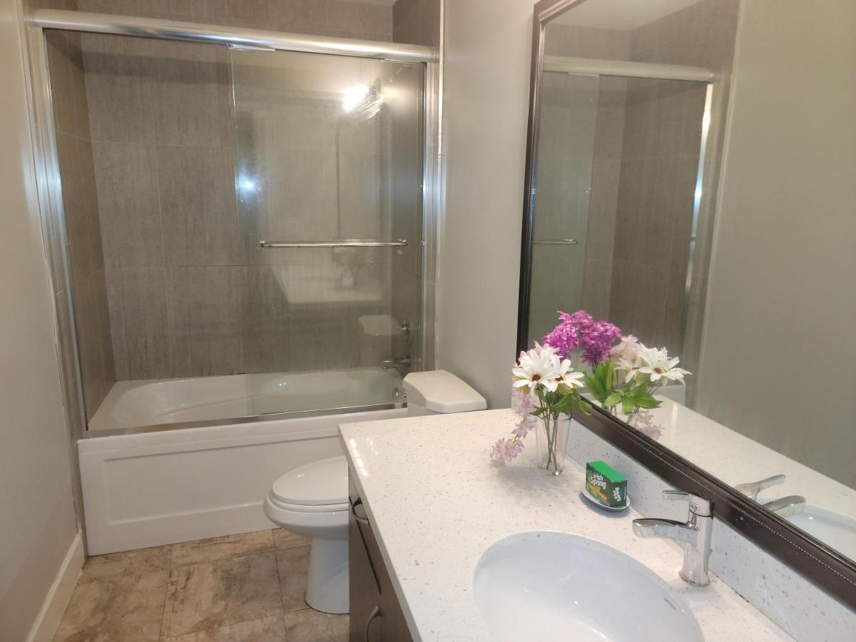 Oscar Inn & 2Bd Family Suite Or Private Room Abbotsford Esterno foto