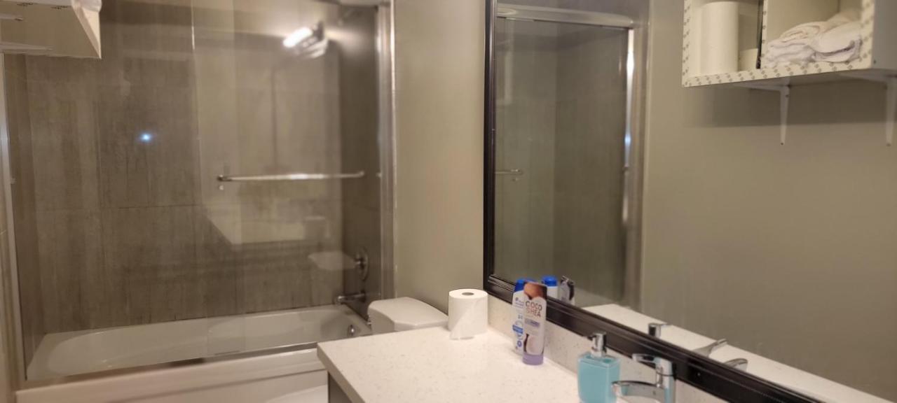 Oscar Inn & 2Bd Family Suite Or Private Room Abbotsford Esterno foto