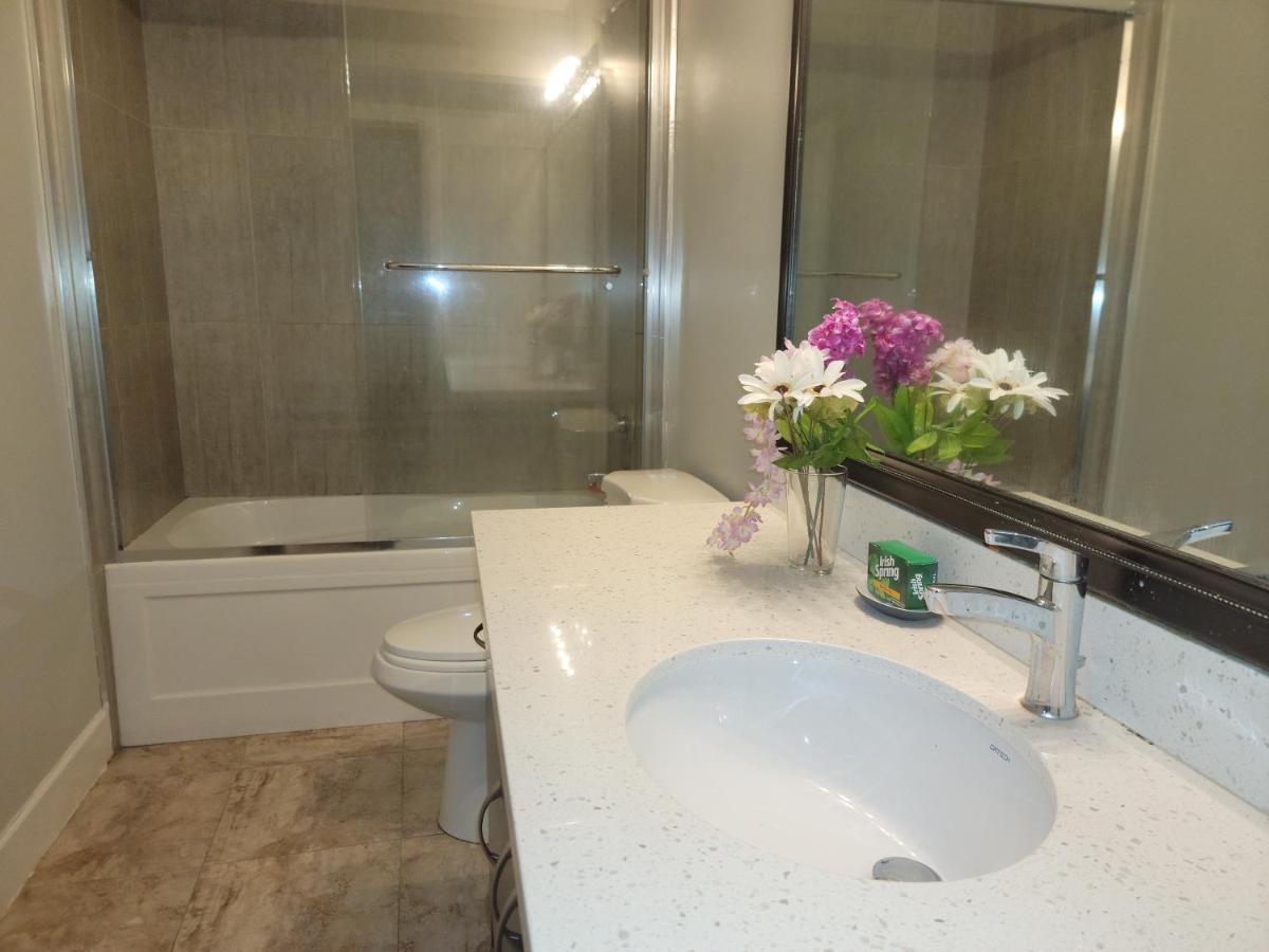 Oscar Inn & 2Bd Family Suite Or Private Room Abbotsford Esterno foto